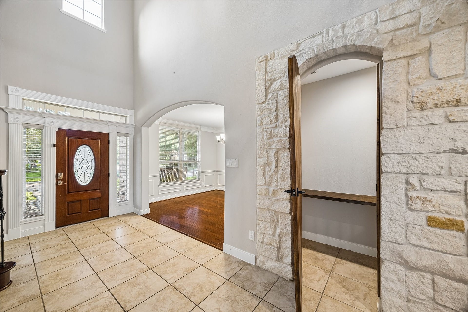 2902 Grand Mesa Pass, Missouri City, TX 77459 A wine grotto with personality! A stone surround and rich wood door create the perfect spot to keep your treasured vino close at hand and ready for entertaining.