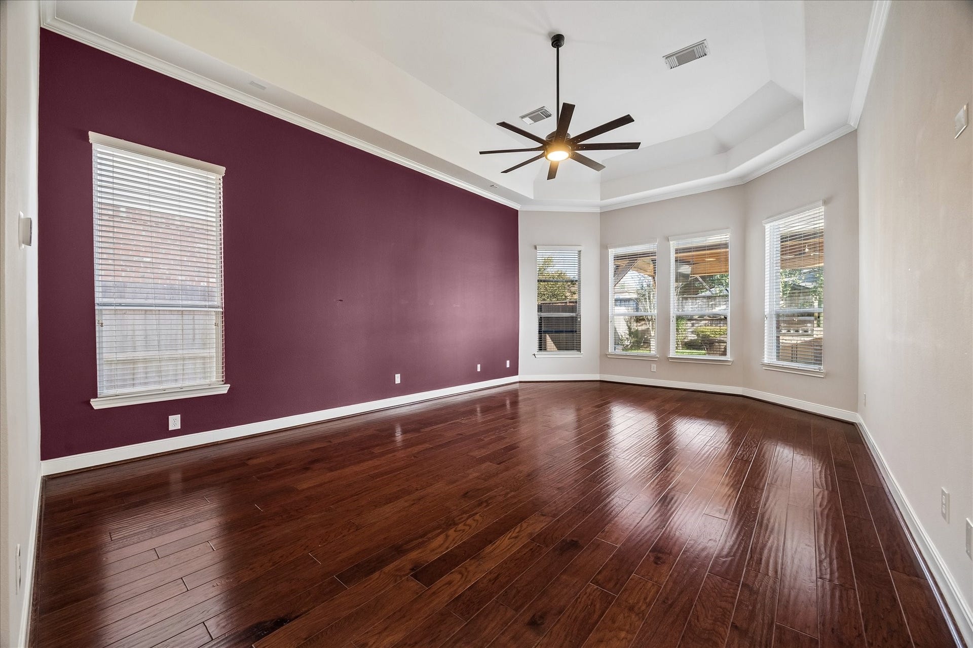 2902 Grand Mesa Pass, Missouri City, TX 77459 This 1st floor primary suite invites you to come in, kick off your shoes and breathe. Youre home now. The luxurious retreat offers plenty of space to personalize, a massive walk-in closet and a beautifully updated ensuite bathroom that makes winding down feel even better.