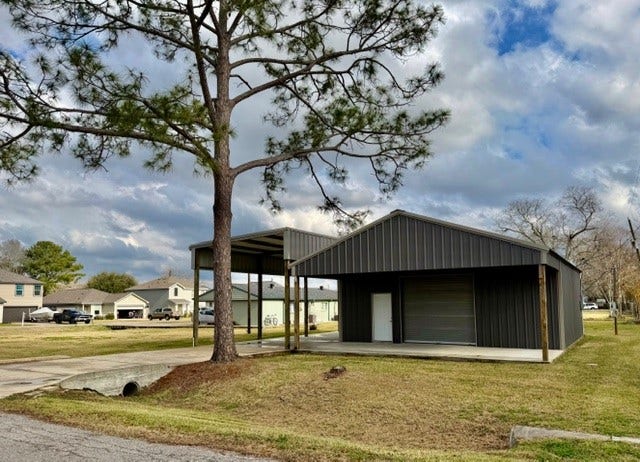 Property photo for 5903 4th Street, Danbury, TX