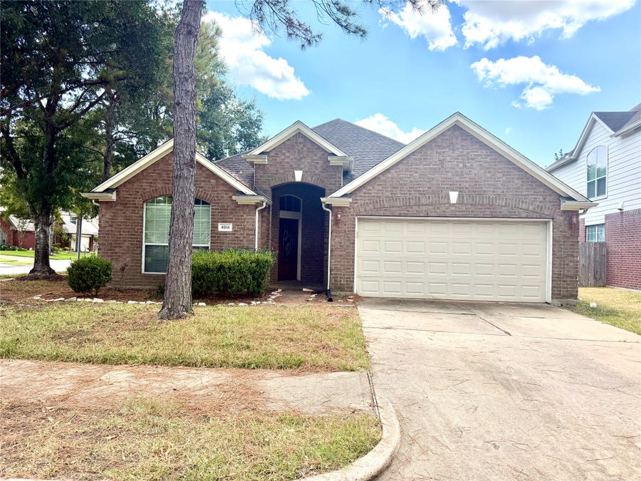 Property photo for 4914 Surrey Park Circle, Katy, TX