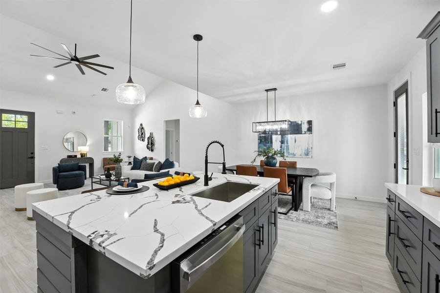 Property photo for 252 Davis Bend Road, Alvin, TX