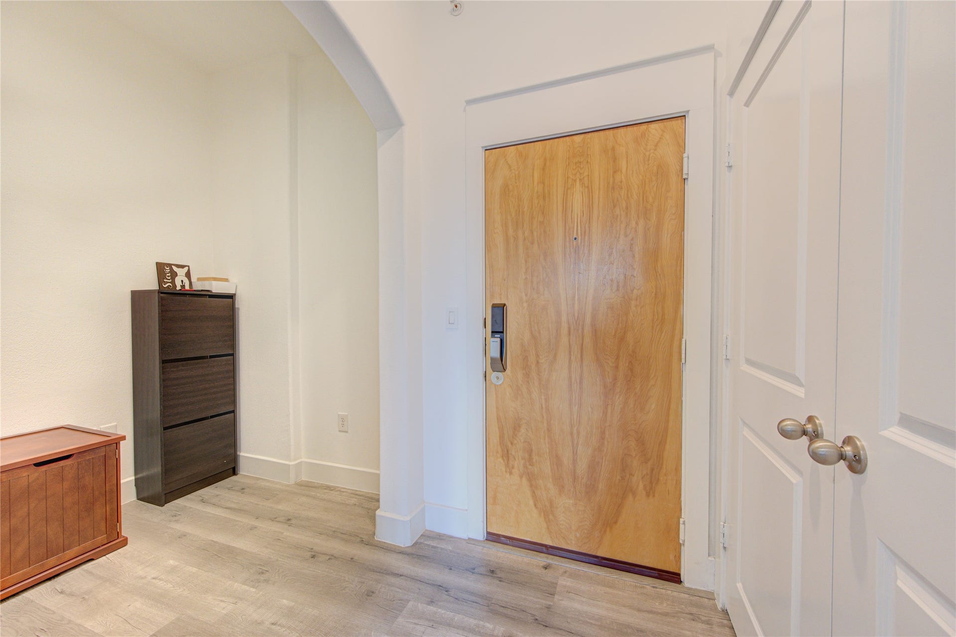 1901 Post Oak Boulevard, #3105, Houston, TX 77056 foyer, nook/office desk space