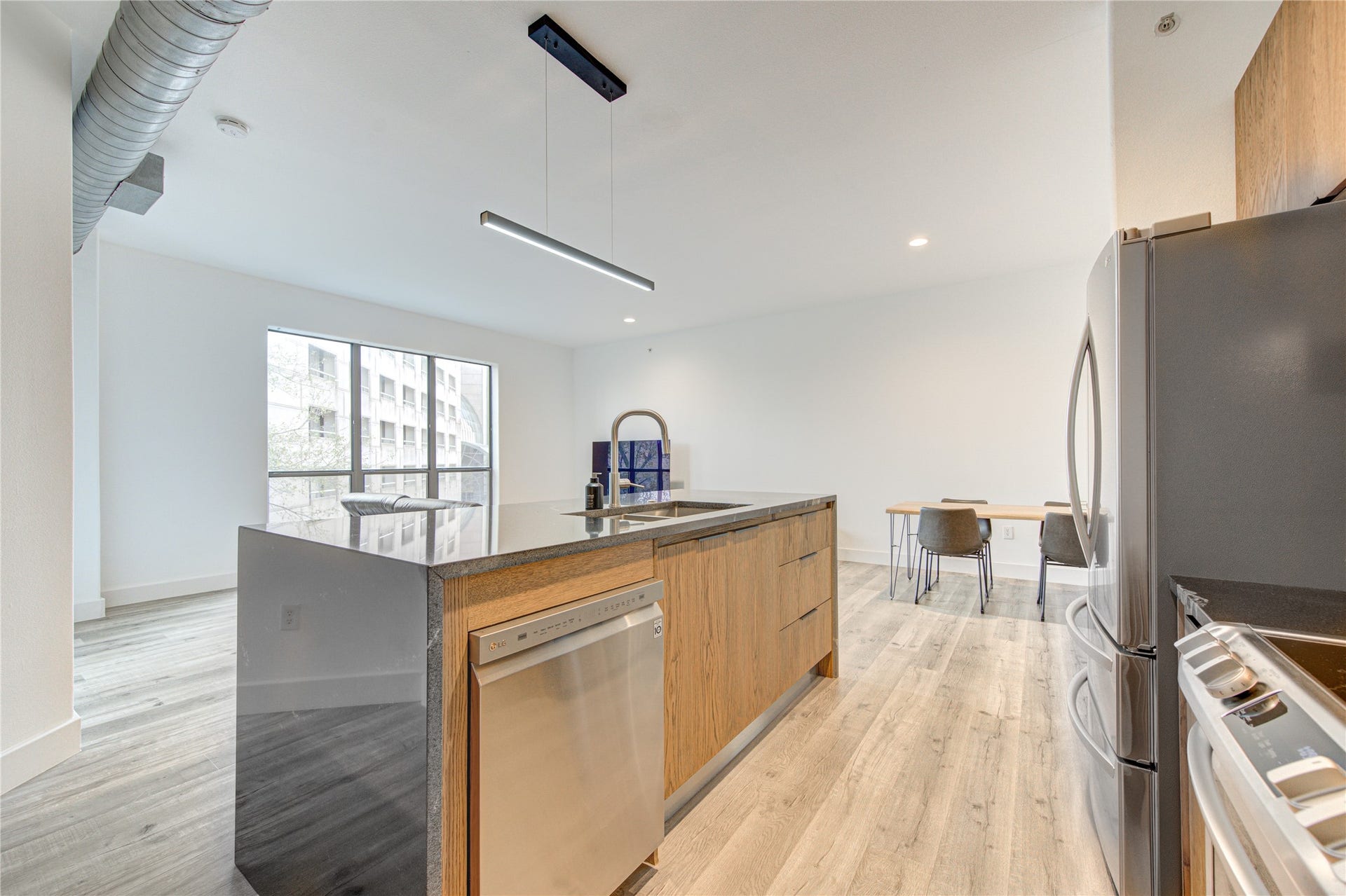 1901 Post Oak Boulevard, #3105, Houston, TX 77056 High functioning appliances