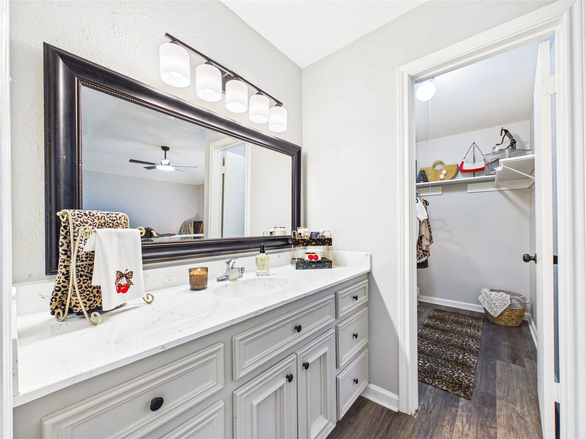 6209 Brookdale Drive, League City, TX 77573 Another view of the Primary Bathroom and the walk-in closet.