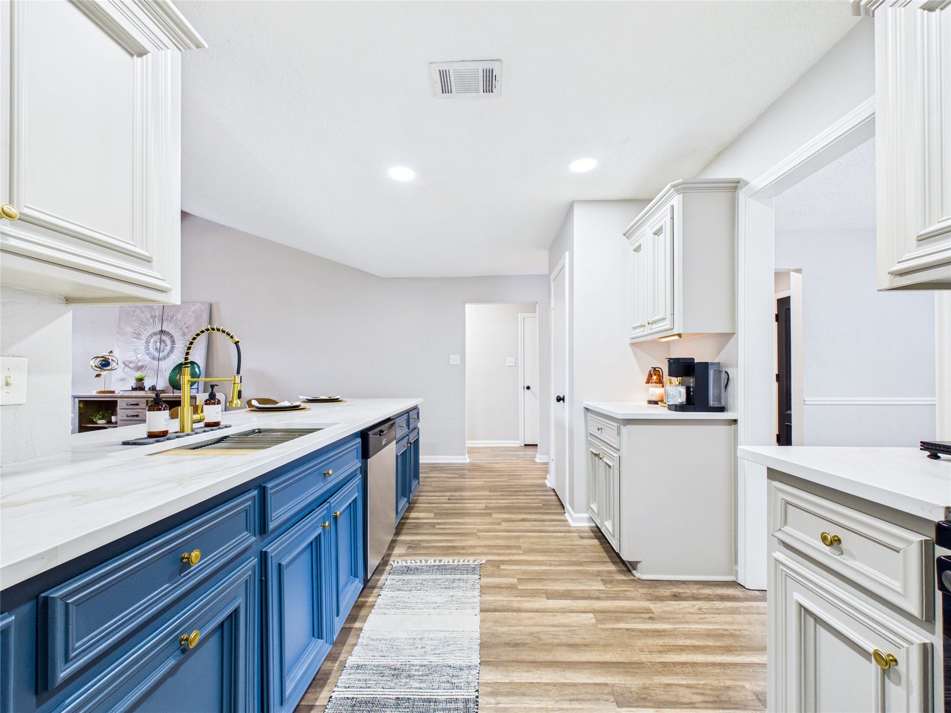 6209 Brookdale Drive, League City, TX 77573 6209 Brookdale Drive, League City, TX 77573