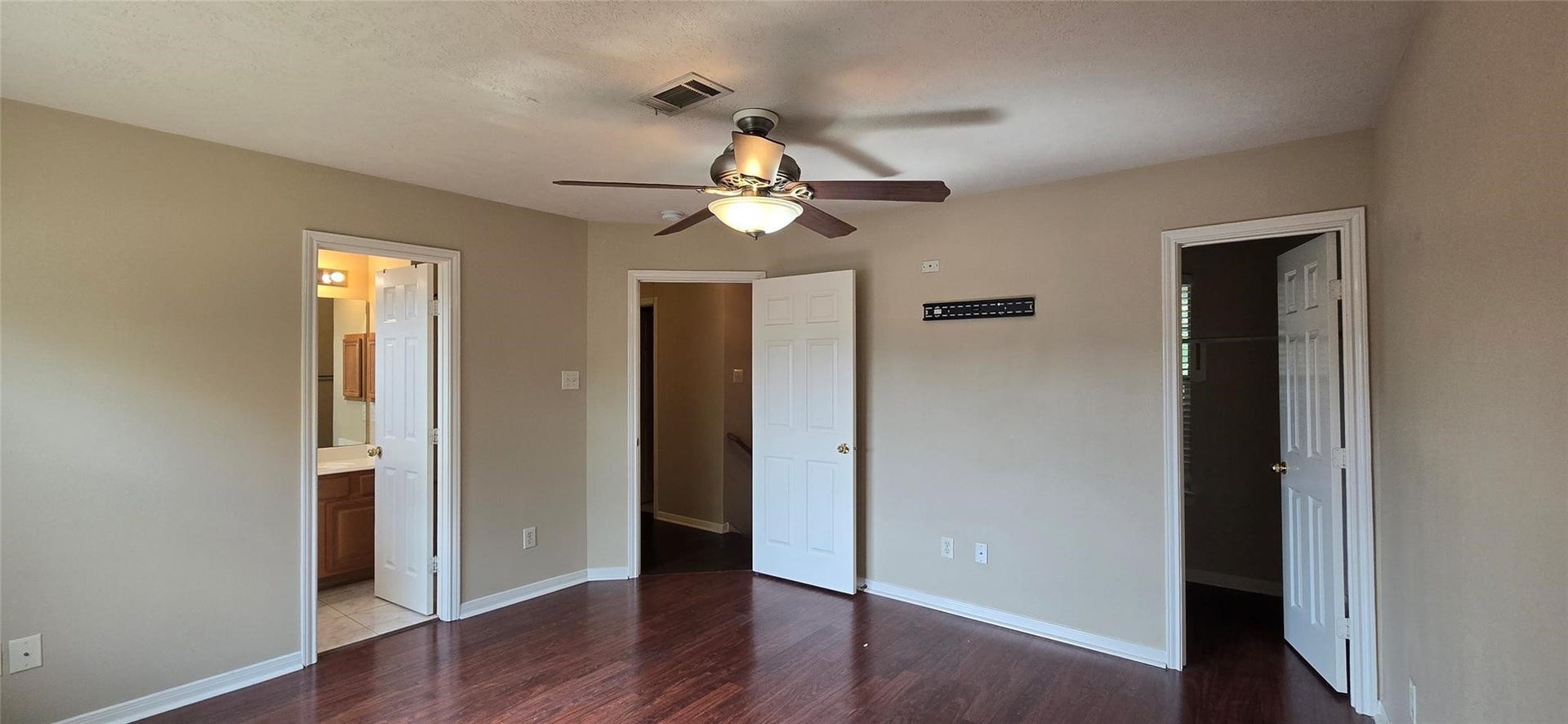 7929 Comal Street, Houston, TX 77051 Primary Bedroom located upstairs.