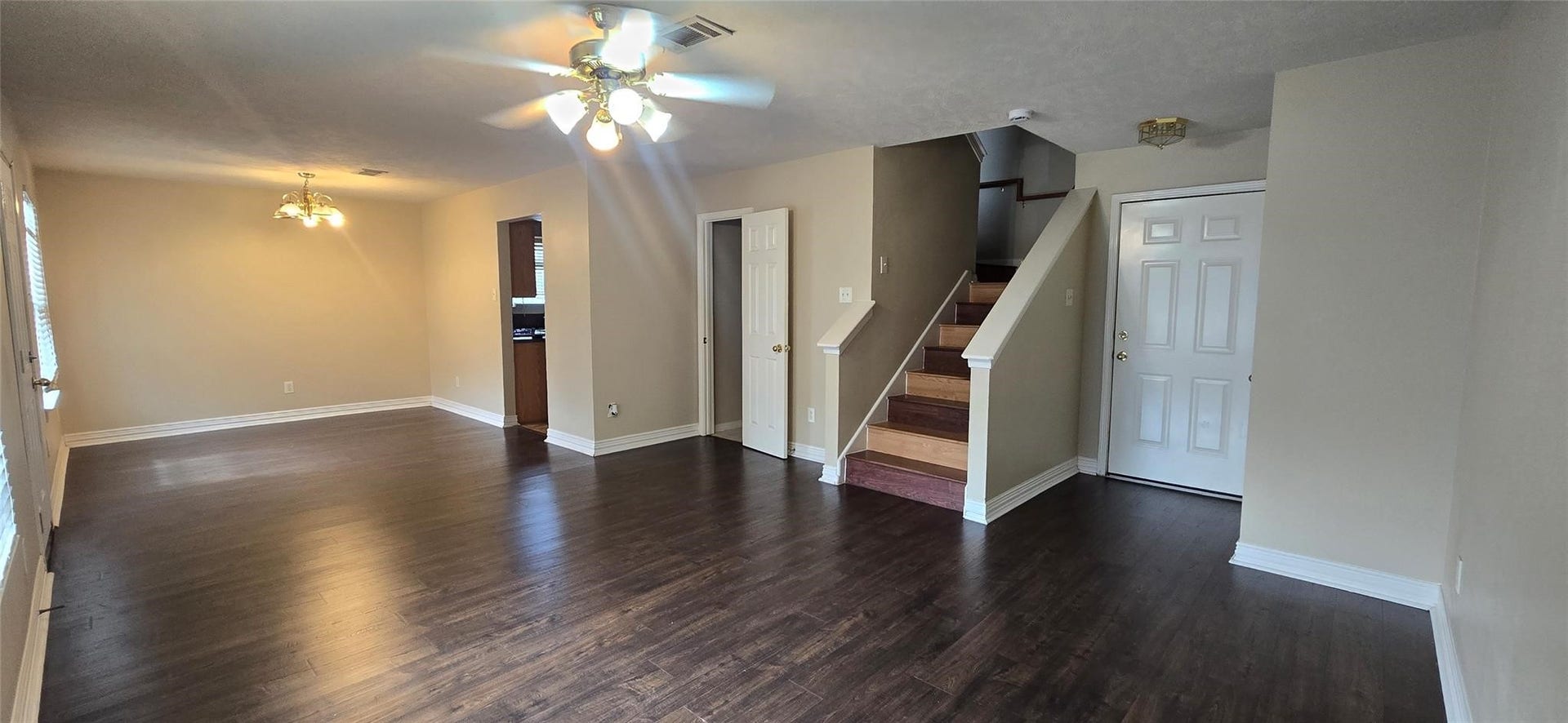 7929 Comal Street, Houston, TX 77051 Living area open to Dining.