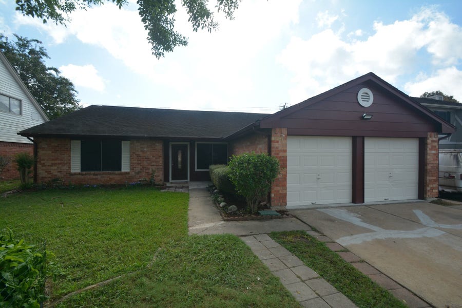 Property photo for 16335 Quail Echo Drive, Missouri City, TX