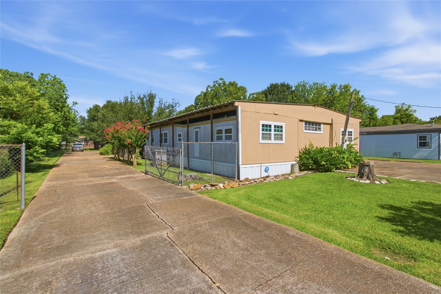 Property photo for 2704 sinclair Street, Pasadena, TX