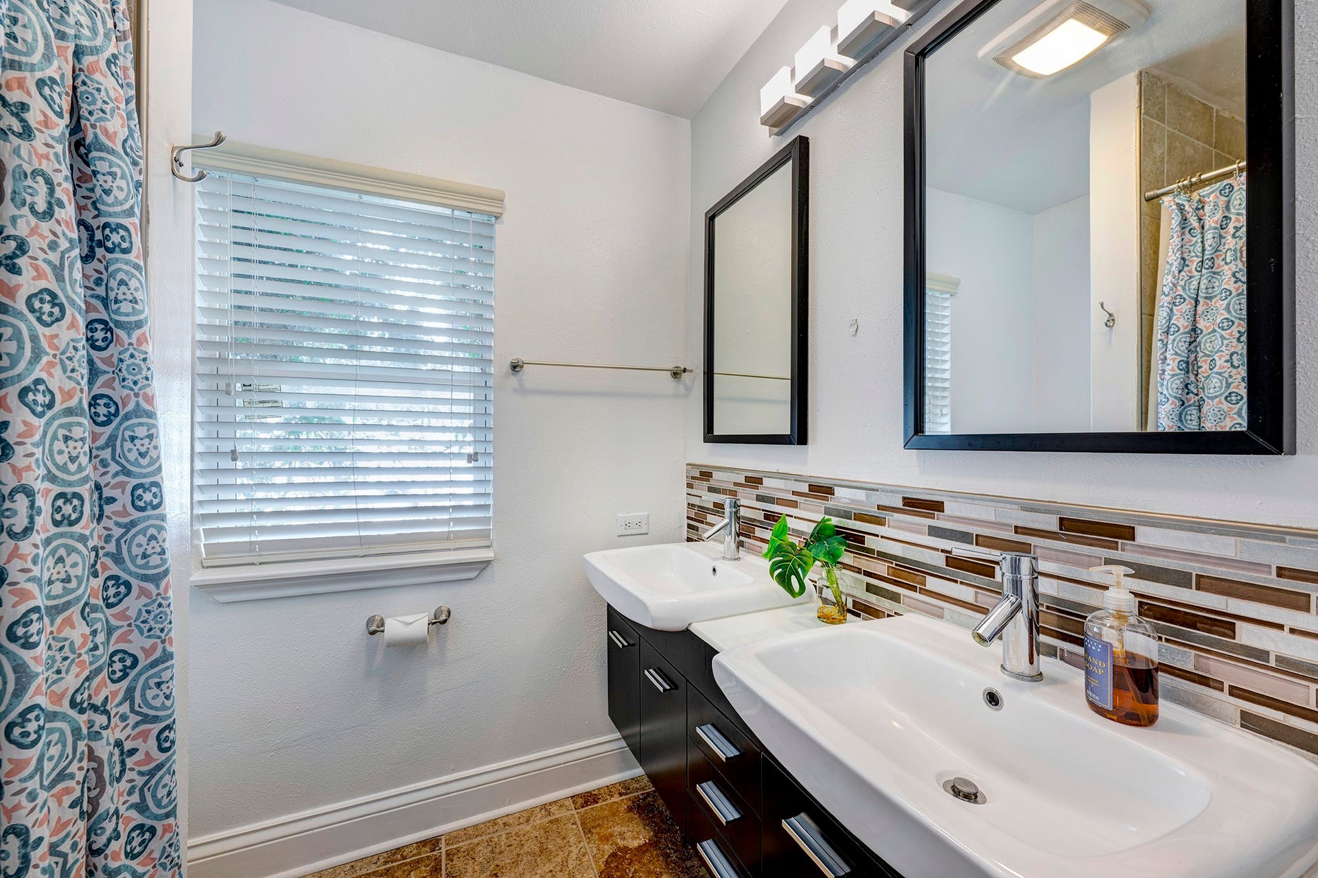 1811 Marshall Street, #B, Houston, TX 77098 1811 Marshall Street, #B, Houston, TX 77098