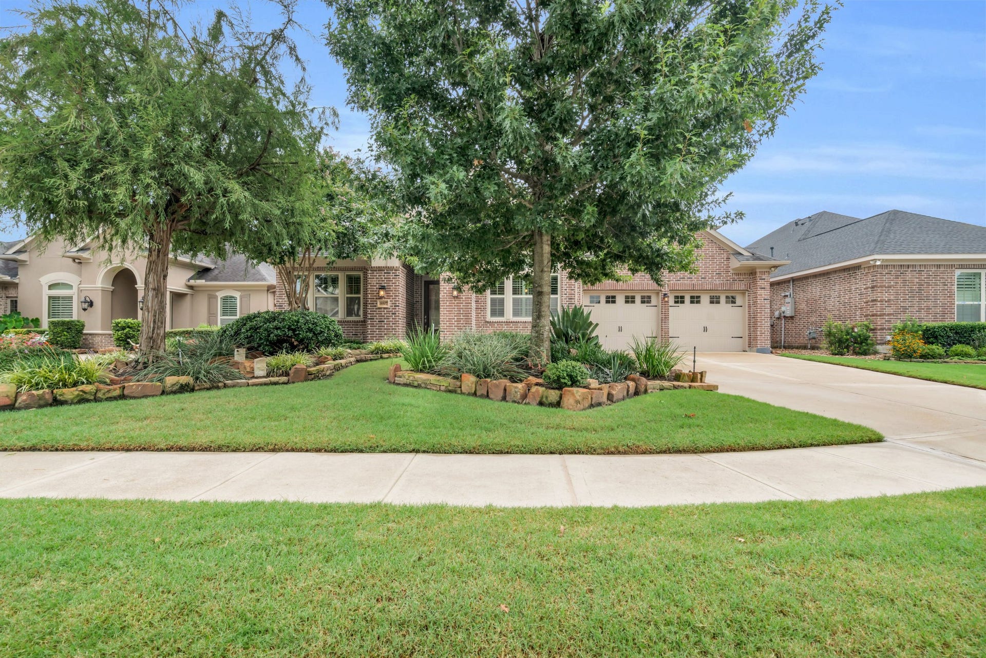 19307 Val Verde Springs Court, Cypress, TX 77433 Welcome to your DREAM home at 19307 Val Verde Springs Ct in the 55 and up Towne Lake Community!