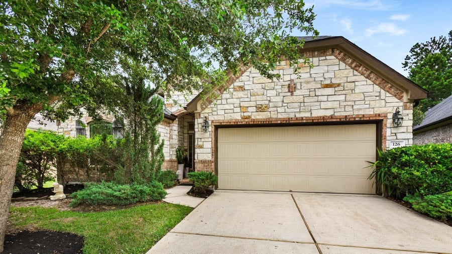 Property photo for 126 S Sawbridge Circle, Spring, TX