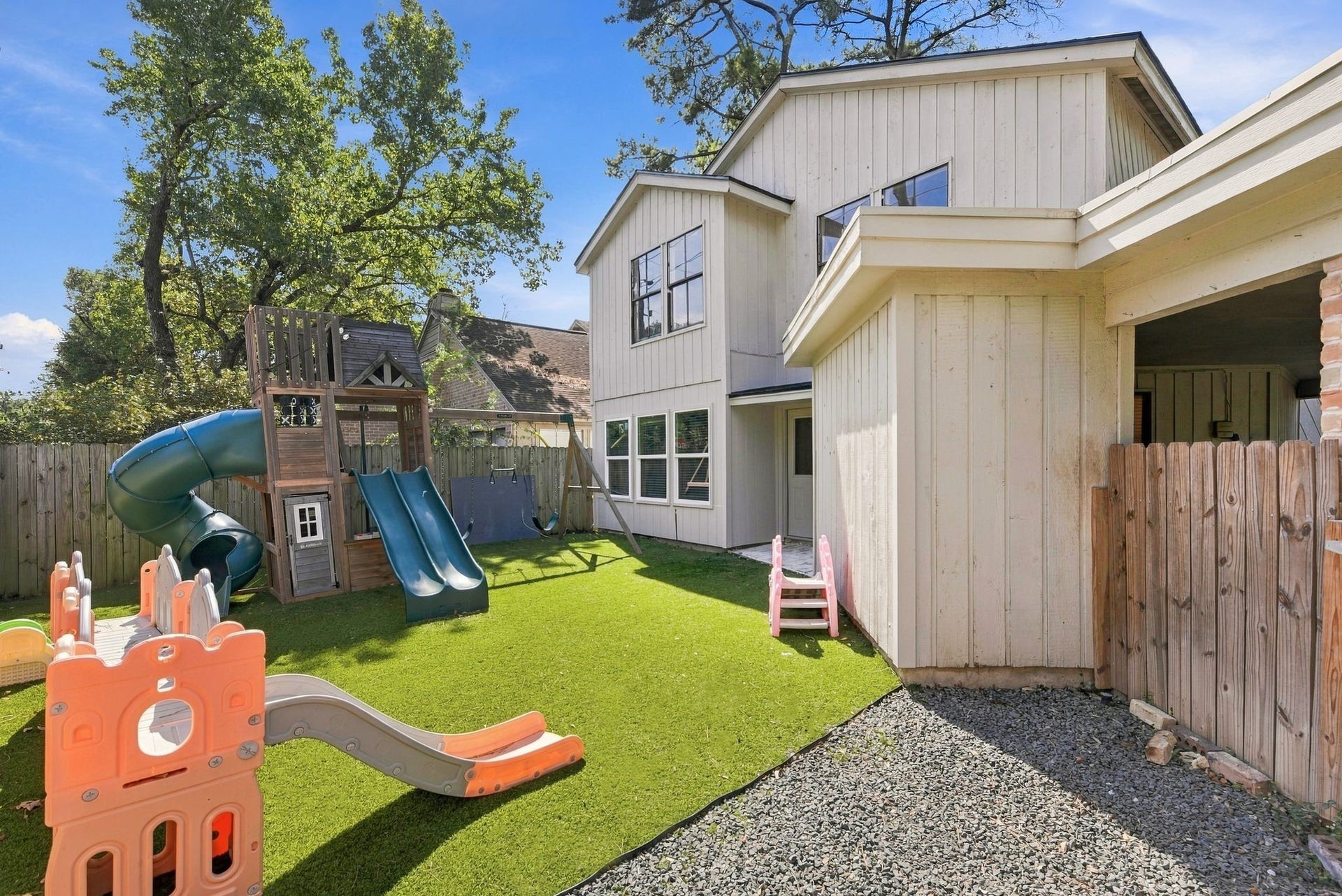 166 Old Bridge Lake, Houston, TX 77069