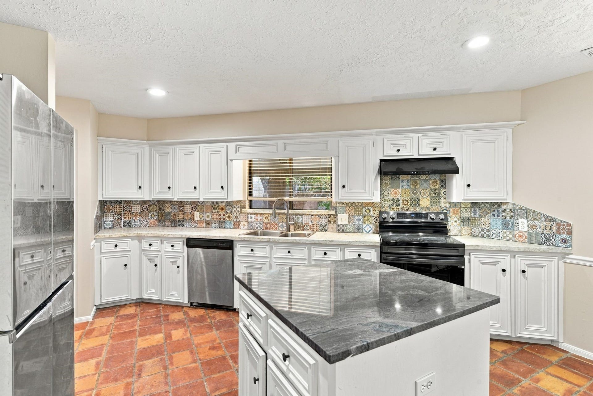 166 Old Bridge Lake, Houston, TX 77069