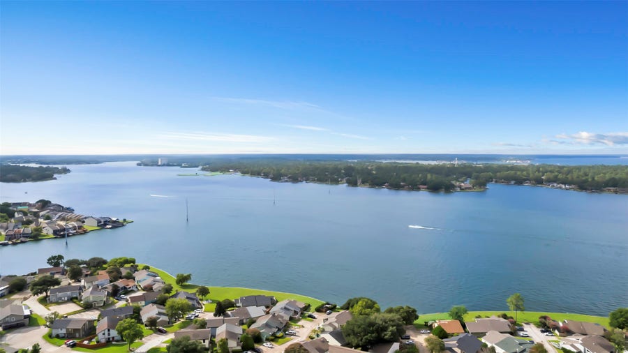 Property photo for 100 April Point Drive S, Conroe, TX