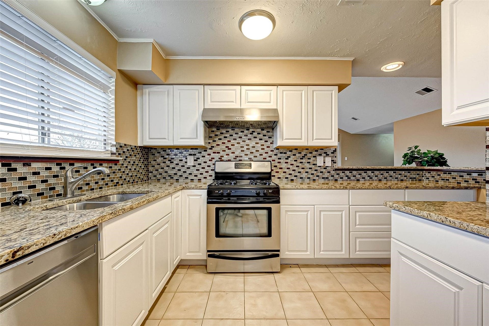 718 Beechbend Drive, Missouri City, TX 77489 718 Beechbend Drive, Missouri City, TX 77489