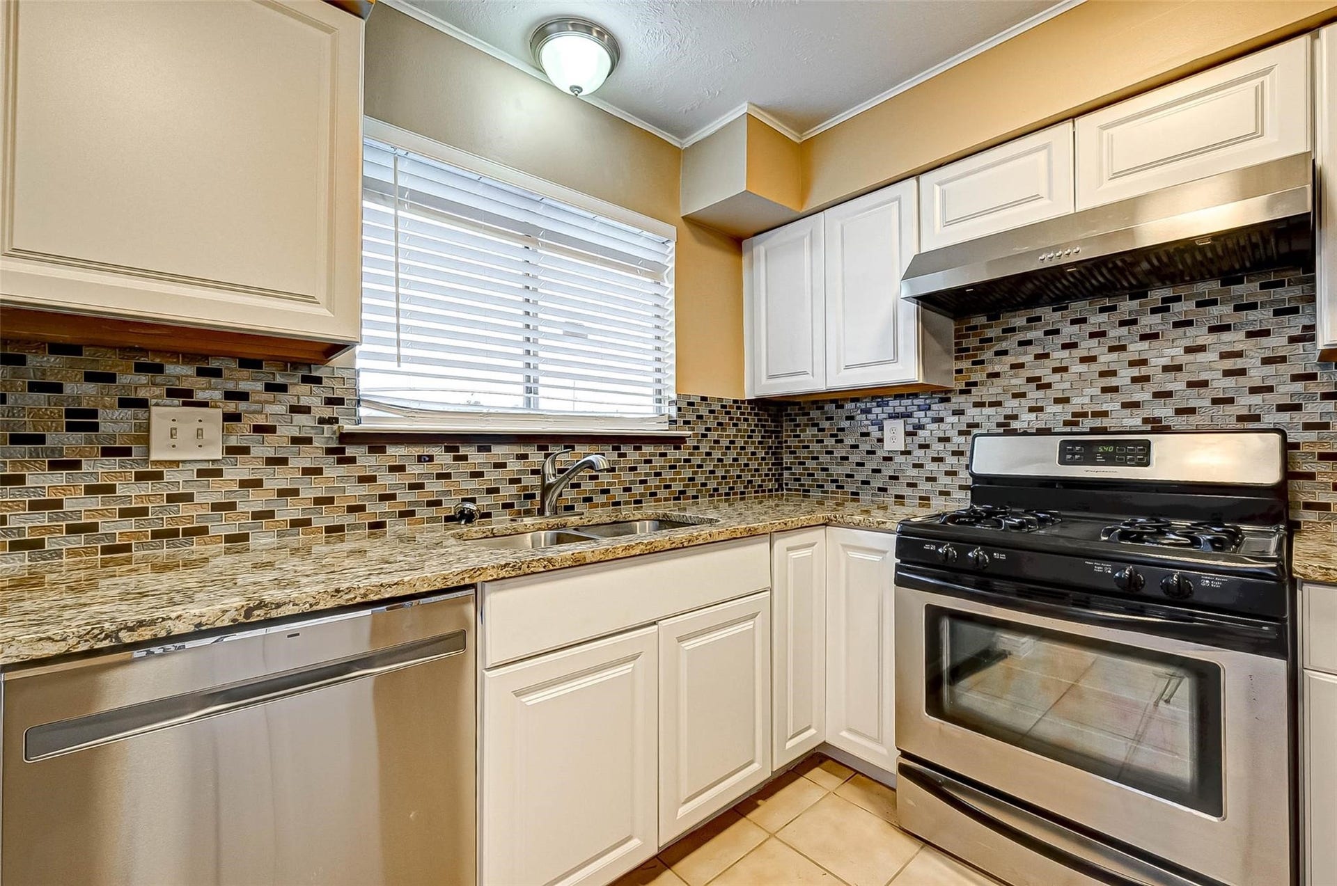 718 Beechbend Drive, Missouri City, TX 77489 718 Beechbend Drive, Missouri City, TX 77489