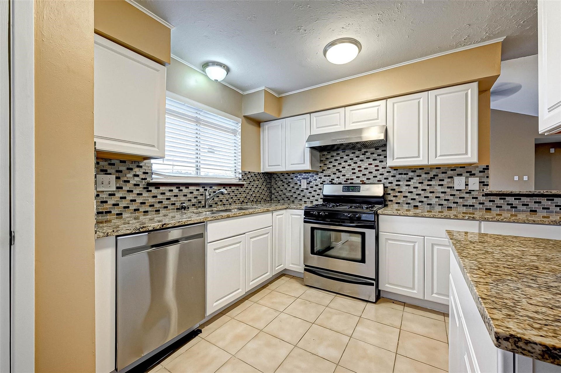 718 Beechbend Drive, Missouri City, TX 77489 718 Beechbend Drive, Missouri City, TX 77489