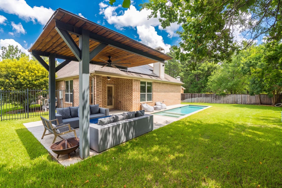 Property photo for 2 Arrowfeather Place, The Woodlands, TX