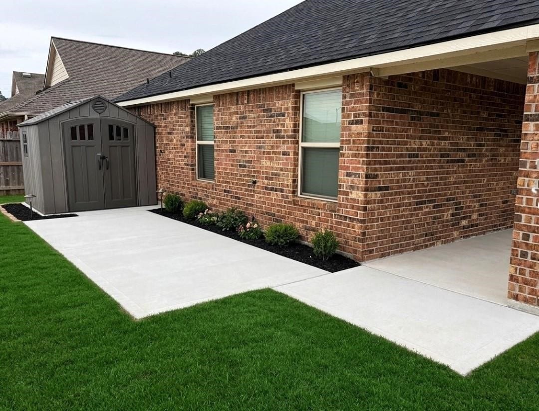 Discover the potential of this inviting backyard