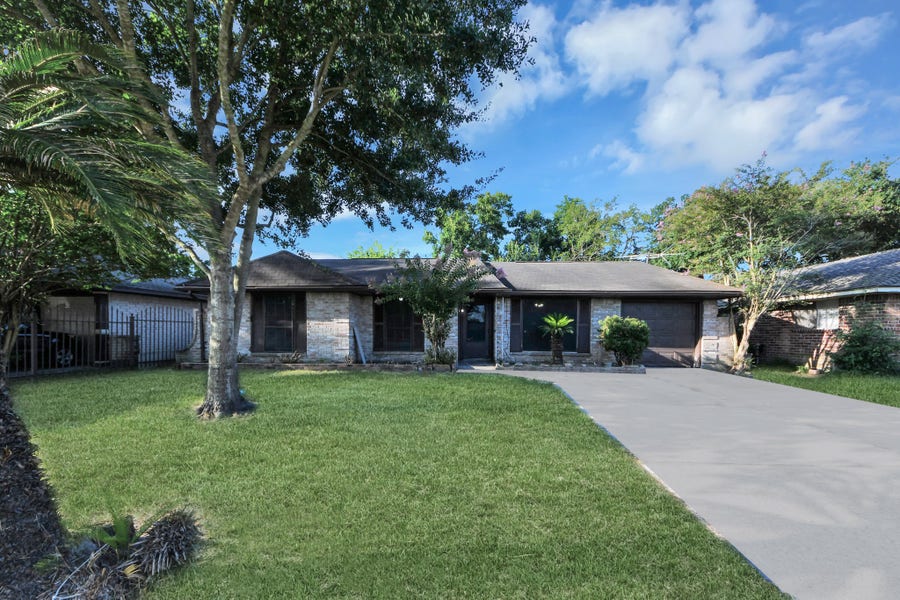 Property photo for 3806 Charriton Drive, Houston, TX