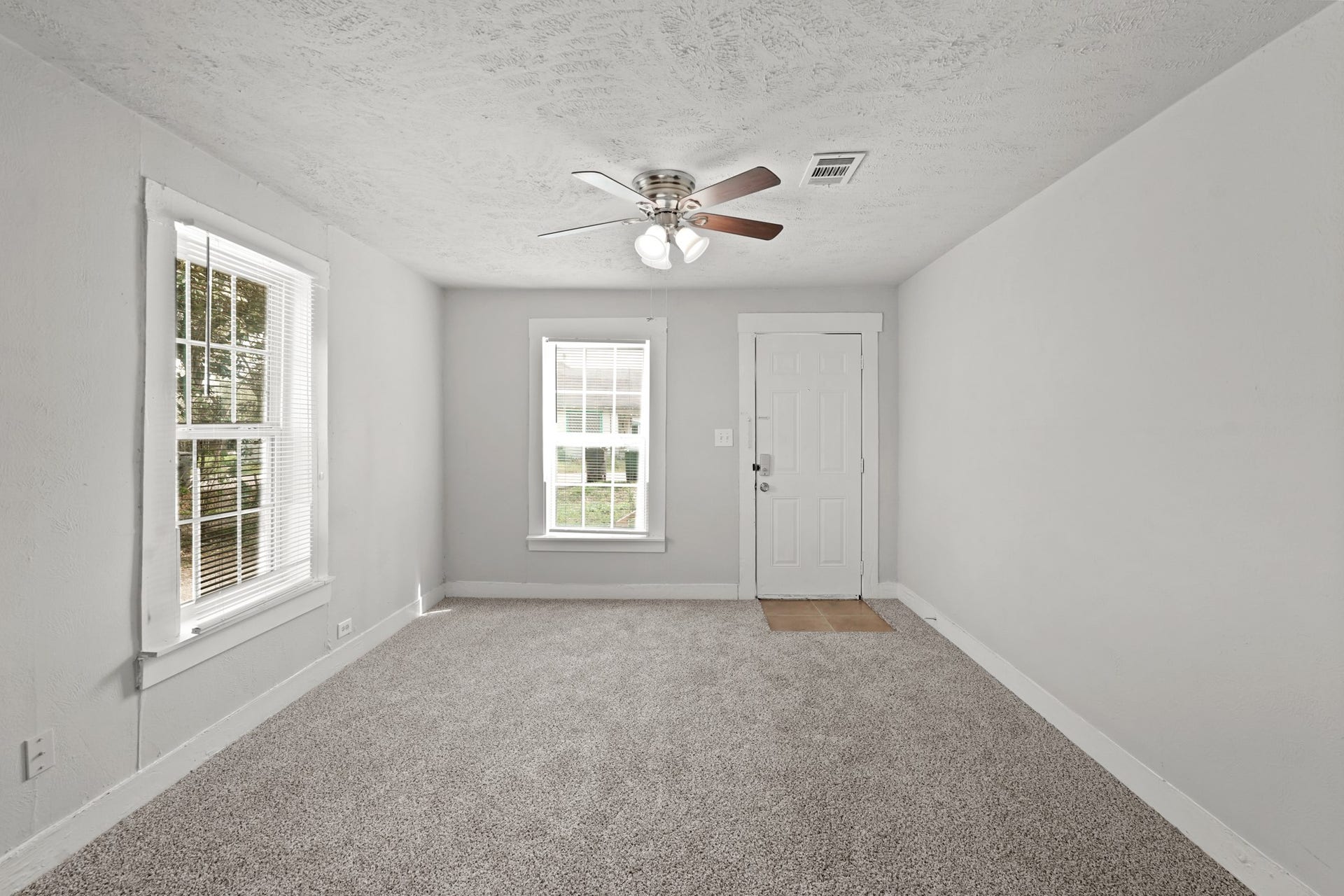 1001 Defender Street, Houston, TX 77029 1001 Defender Street, Houston, TX 77029
