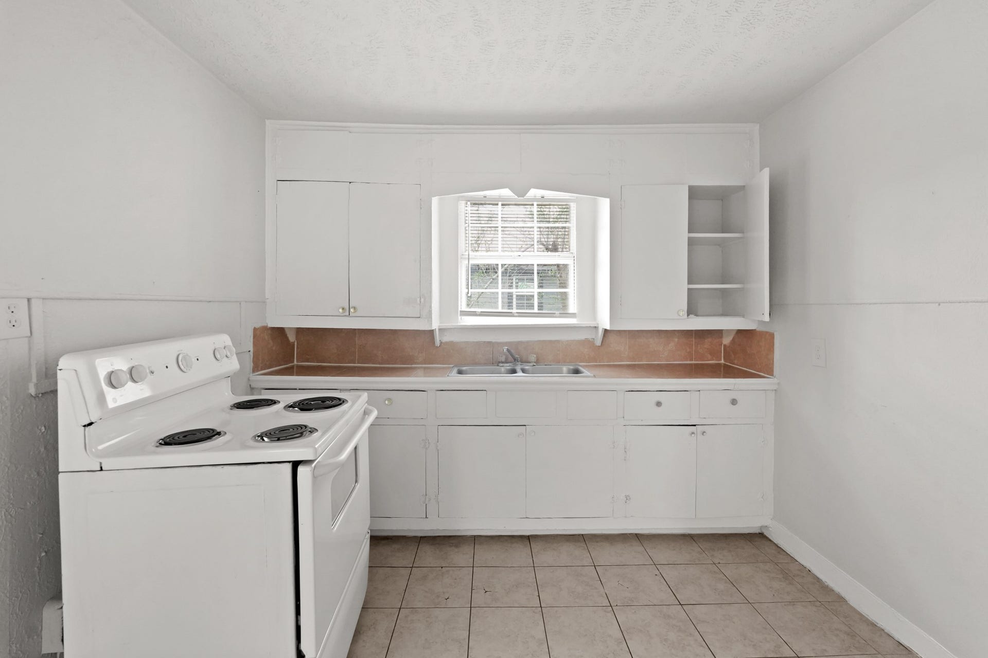1001 Defender Street, Houston, TX 77029 1001 Defender Street, Houston, TX 77029