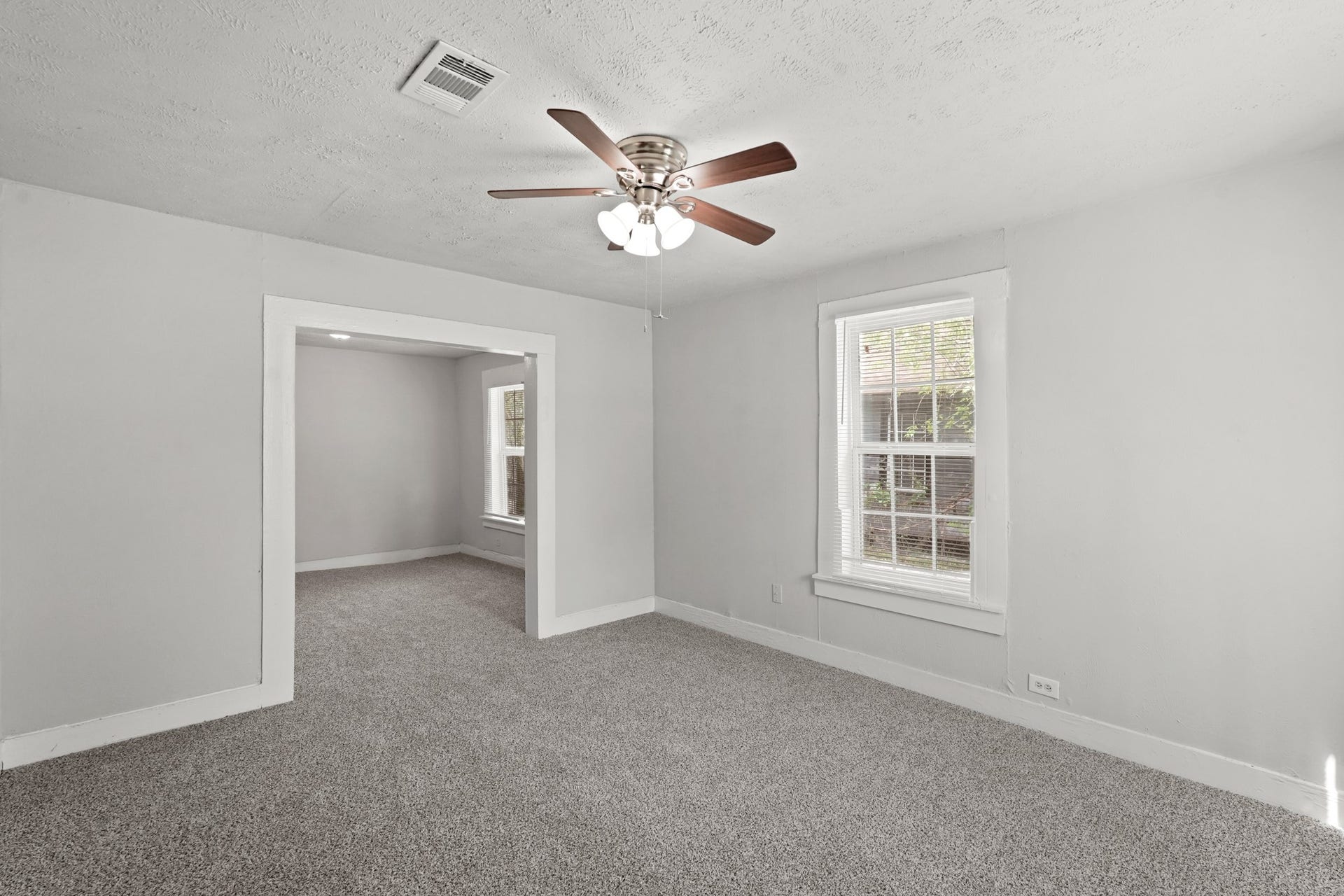 1001 Defender Street, Houston, TX 77029 1001 Defender Street, Houston, TX 77029