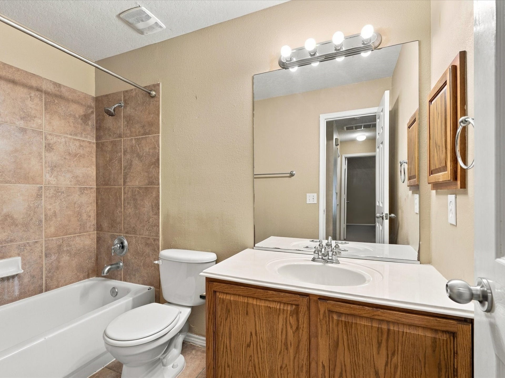 30026 Luna Lakes Drive, Spring, TX 77386 The second full bathroom features a convenient tub/shower combination, ideal for busy mornings and everyday routines.