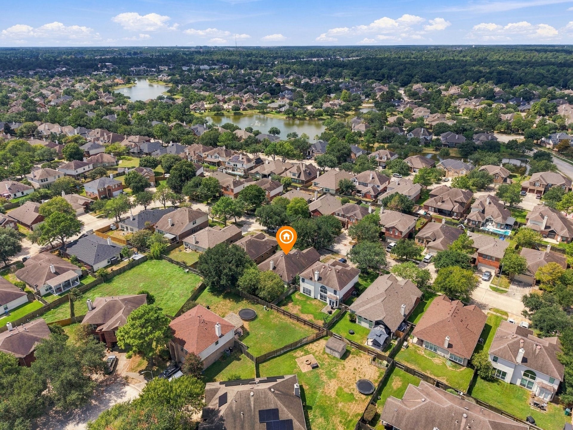 30026 Luna Lakes Drive, Spring, TX 77386 Enjoy the convenience of gated community living with access to a pool, fitness center, walking and biking trails, sports courts, and playground, all near shopping, dining, and highly rated schools.