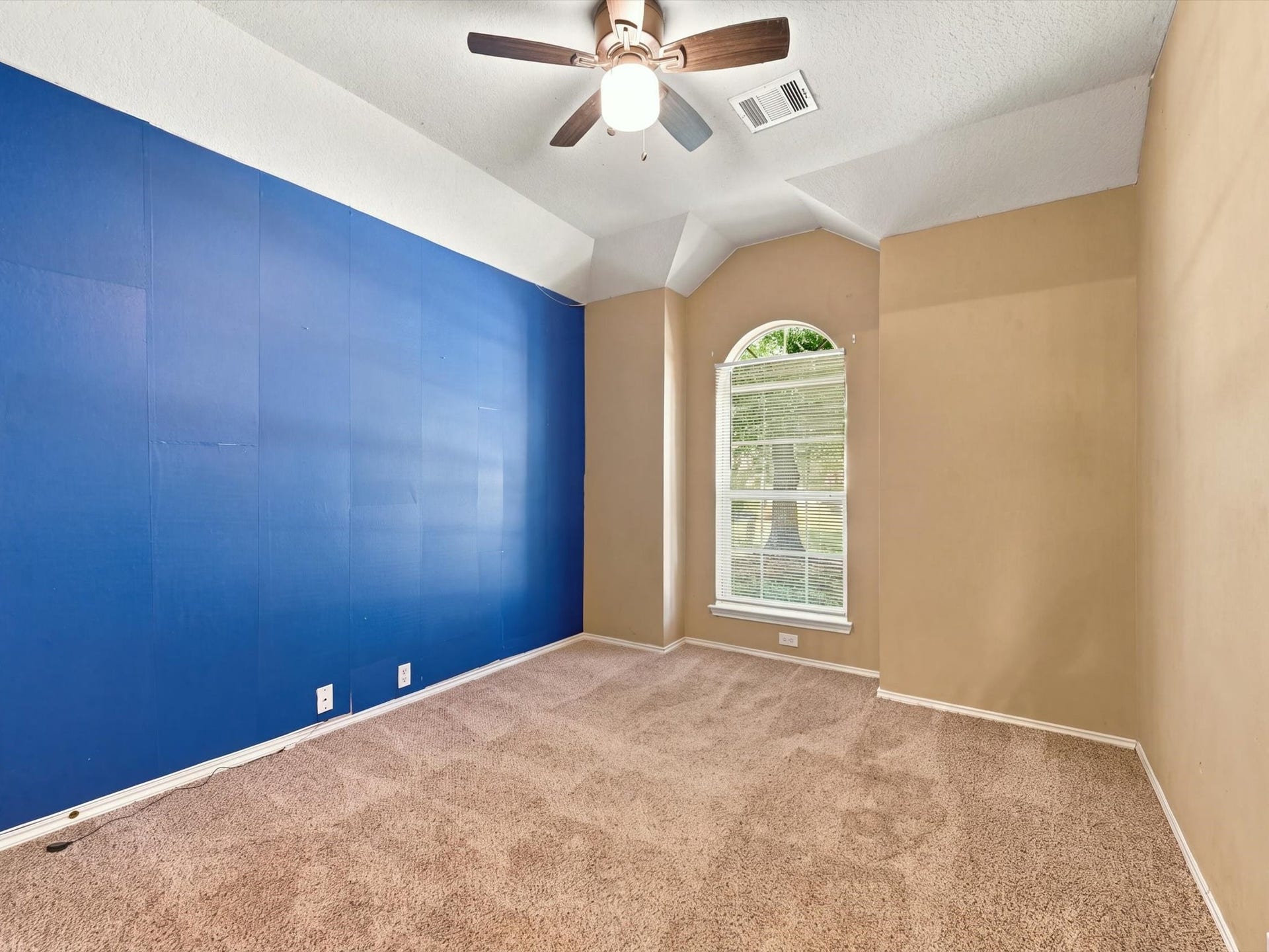 30026 Luna Lakes Drive, Spring, TX 77386 The third bedroom offers versatile space for guests, a home office, or creative space, giving your flexibility for whatever best fits your lifestyle.