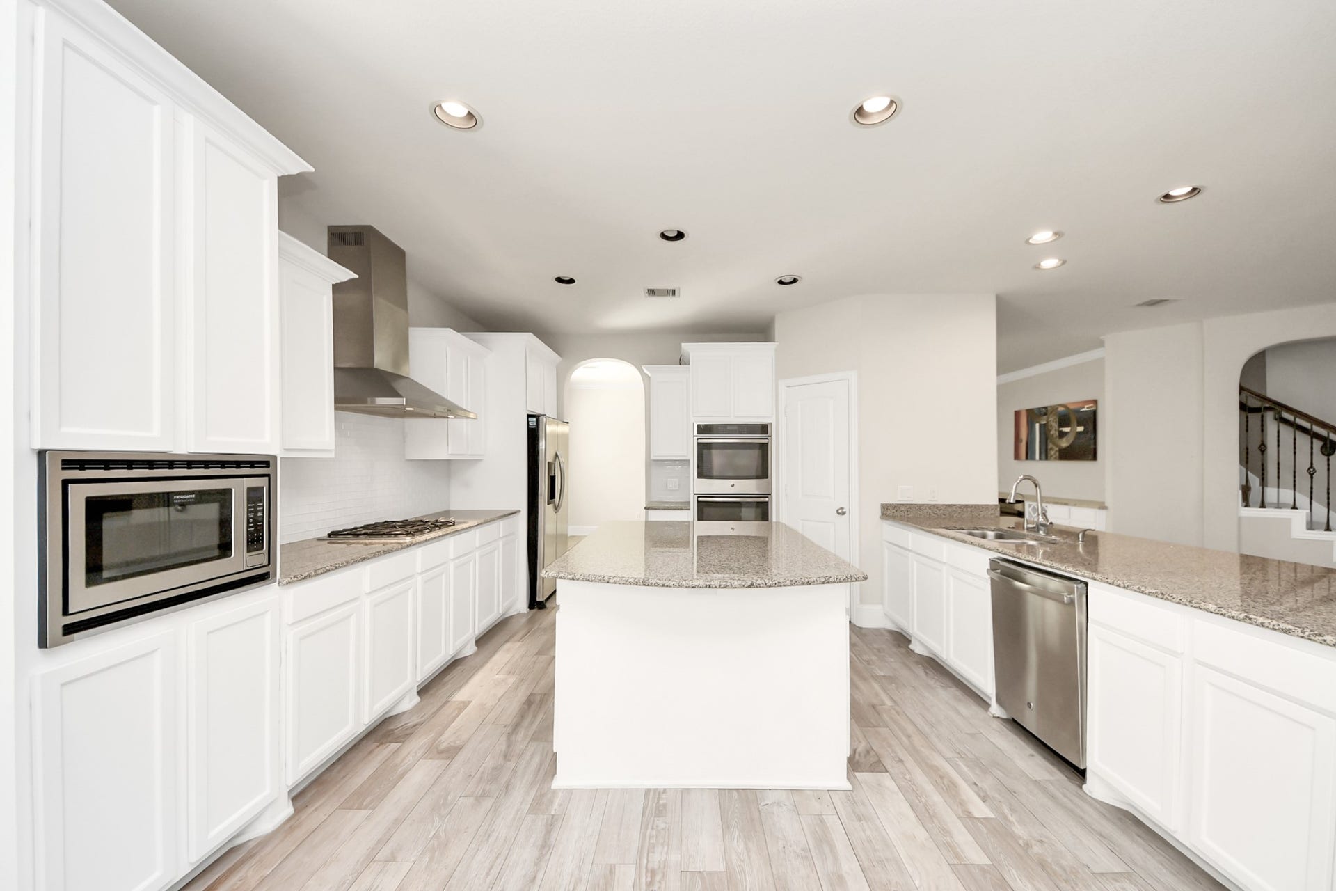 143 W Wading Pond Circle, Tomball, TX 77375