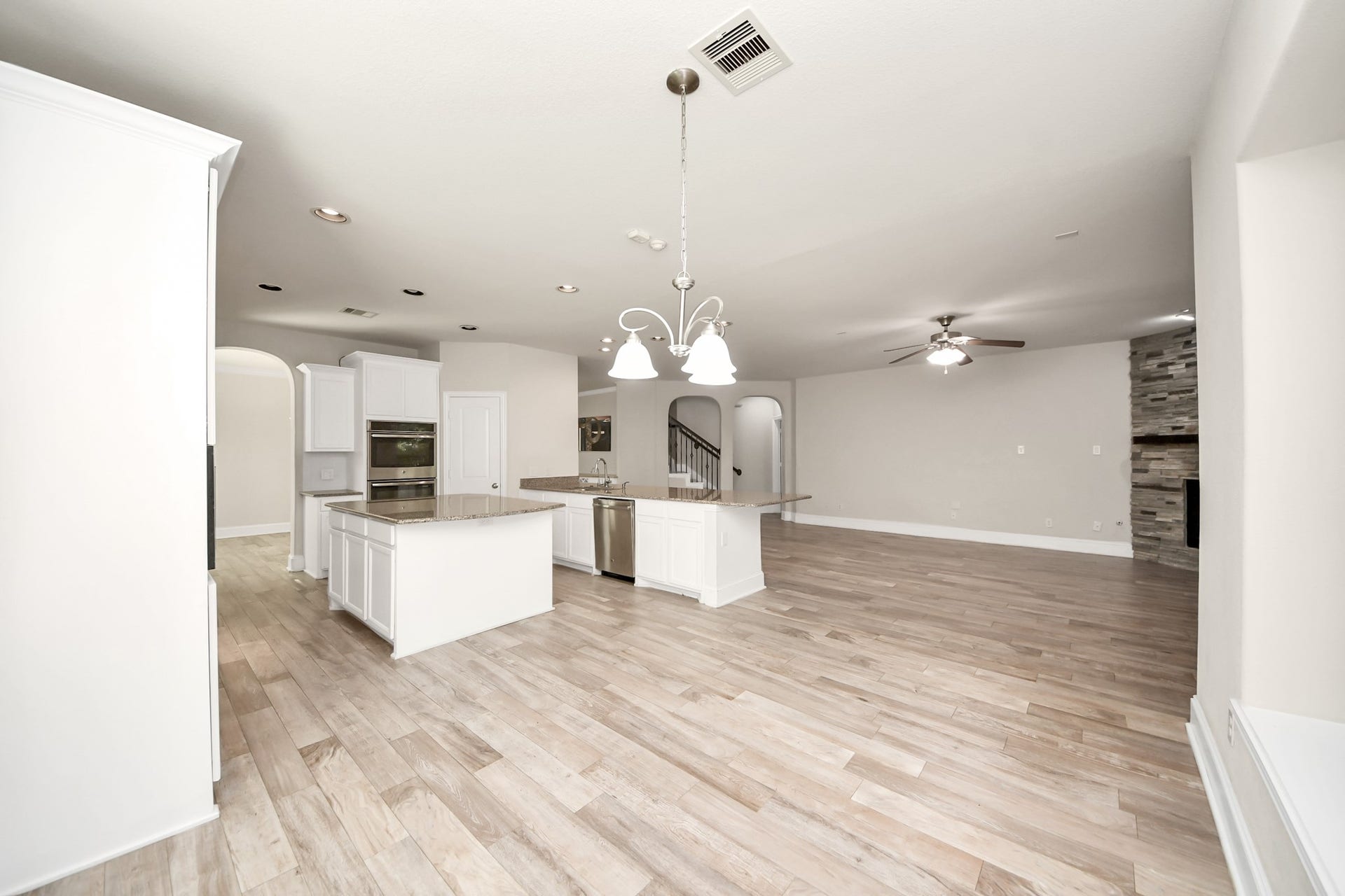 143 W Wading Pond Circle, Tomball, TX 77375