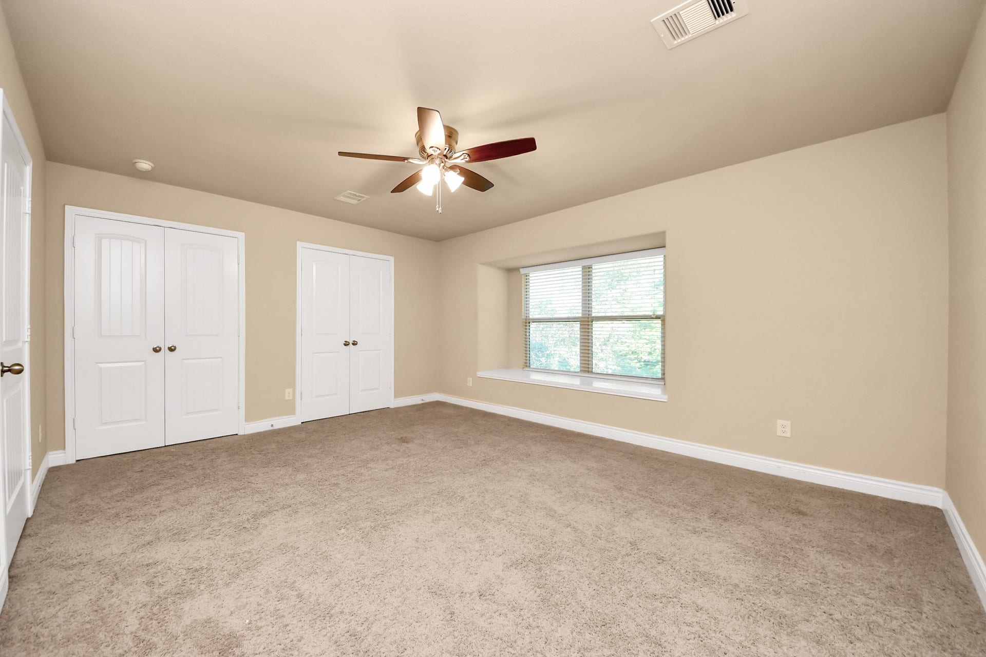 143 W Wading Pond Circle, Tomball, TX 77375