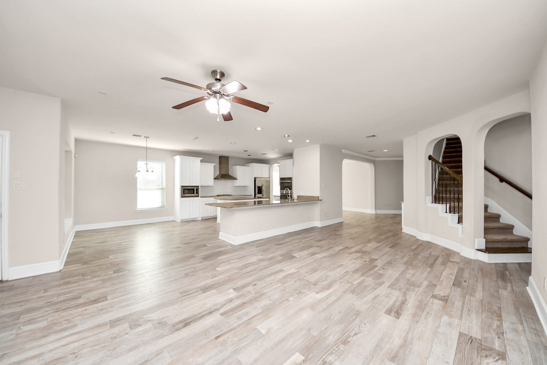 143 W Wading Pond Circle, Tomball, TX 77375