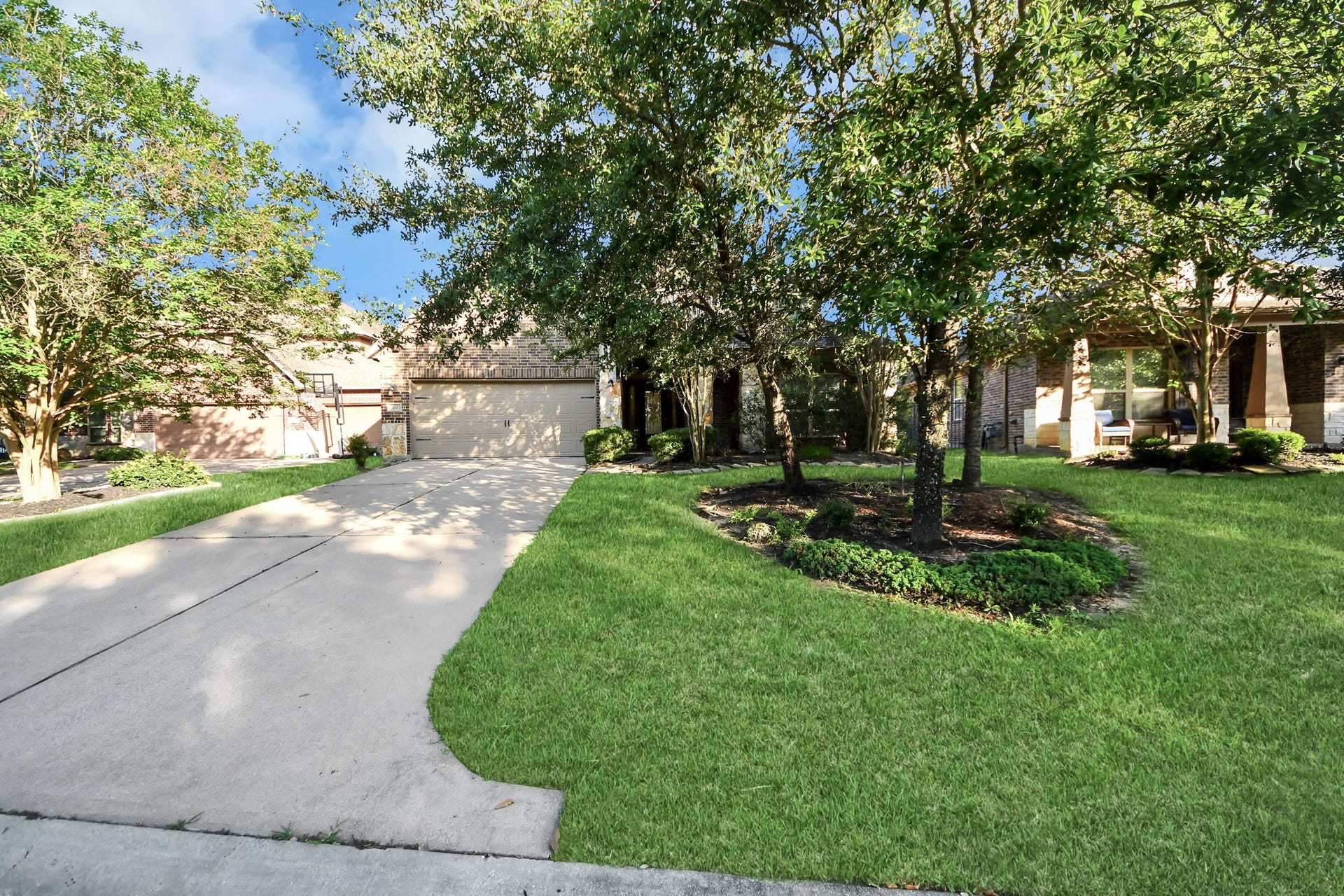 143 W Wading Pond Circle, Tomball, TX 77375