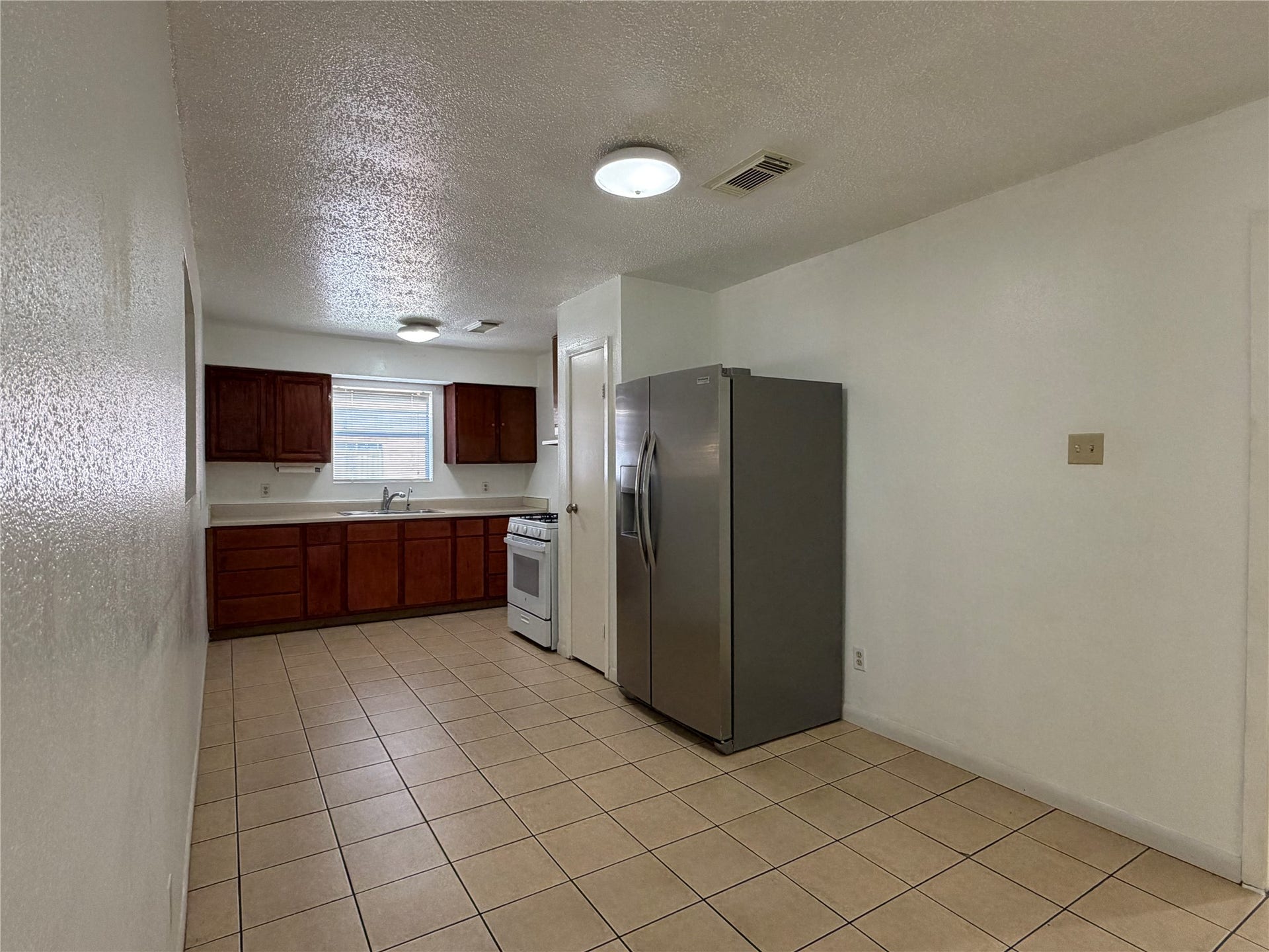 8842 Barton Street, Houston, TX 77075