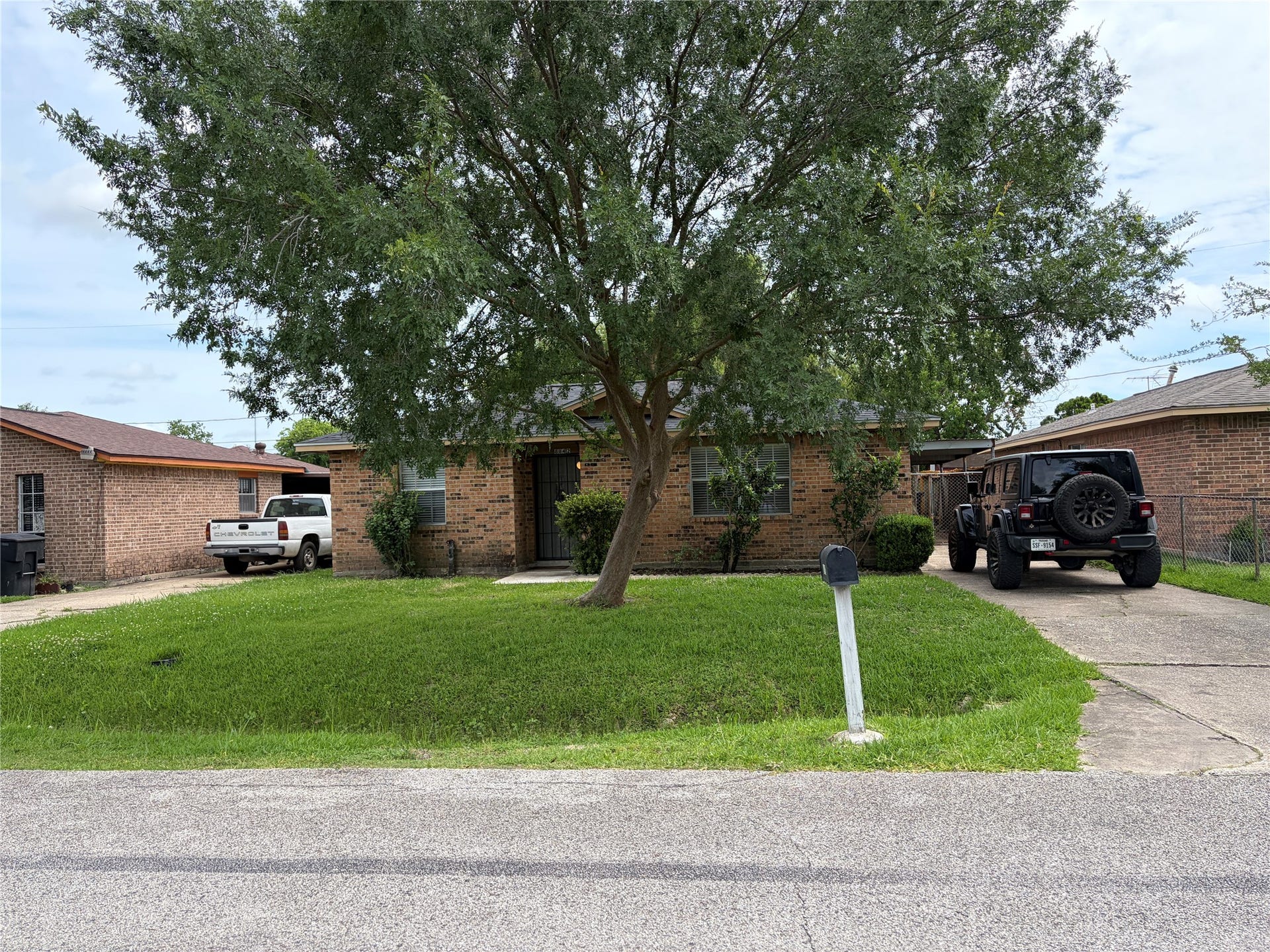 8842 Barton Street, Houston, TX 77075