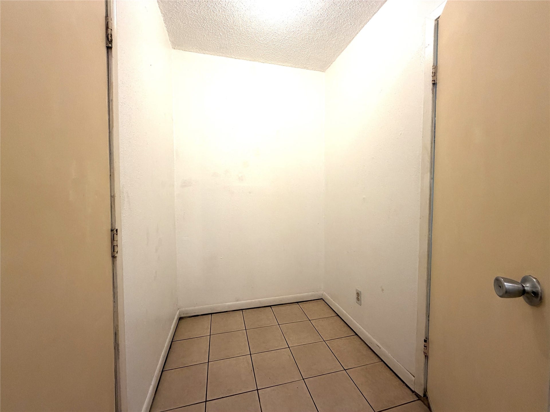 8842 Barton Street, Houston, TX 77075