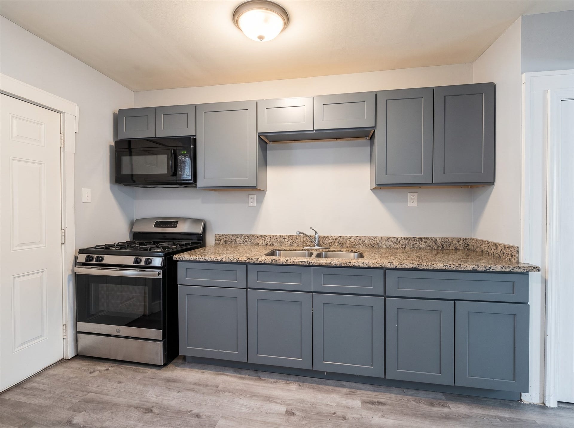 5028 Stimson Street, Houston, TX 77023 Kitchen