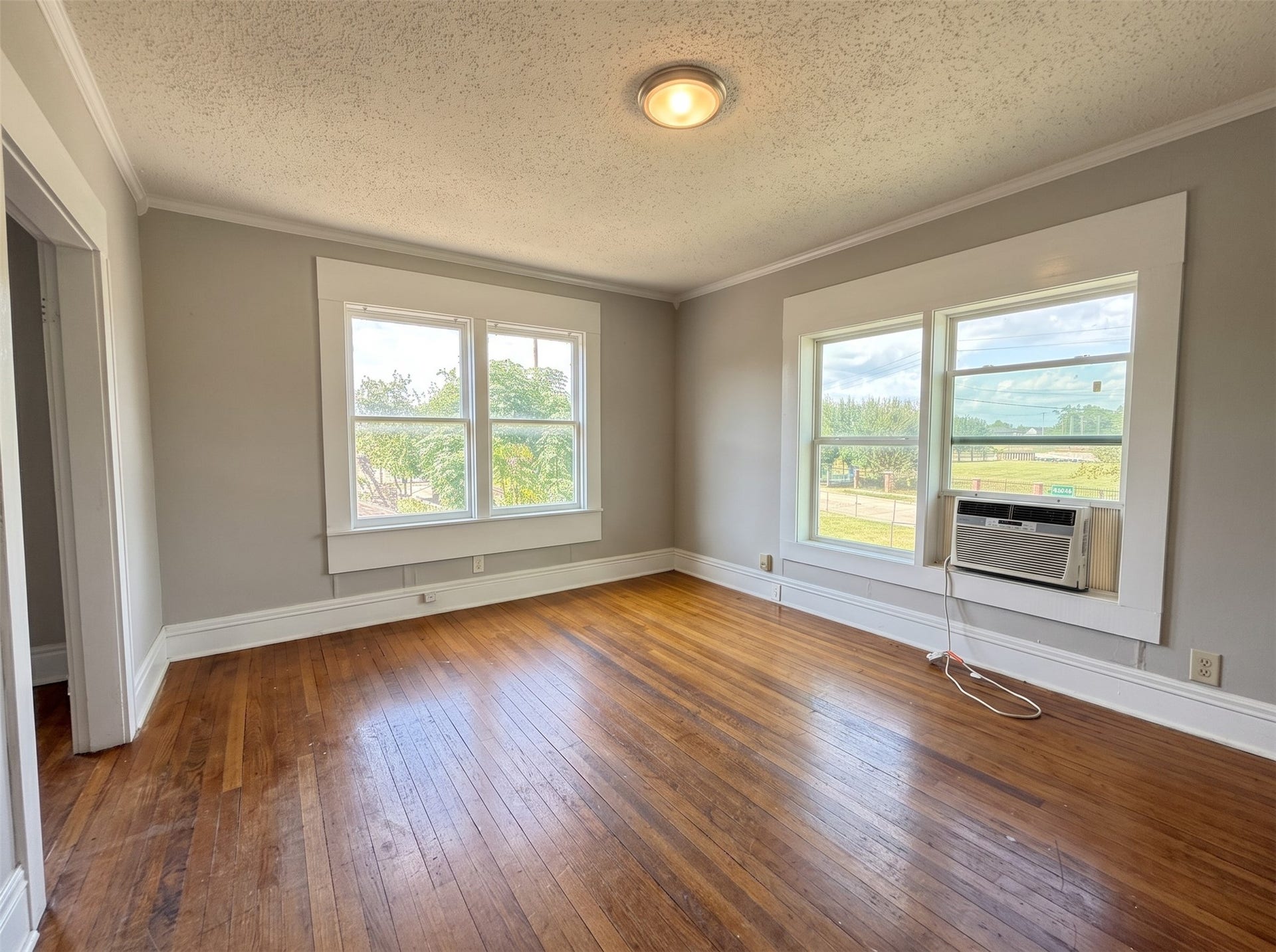5028 Stimson Street, Houston, TX 77023 Living Area