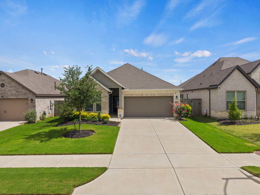 Property photo for 30319 Tall Fescue Drive, Brookshire, TX