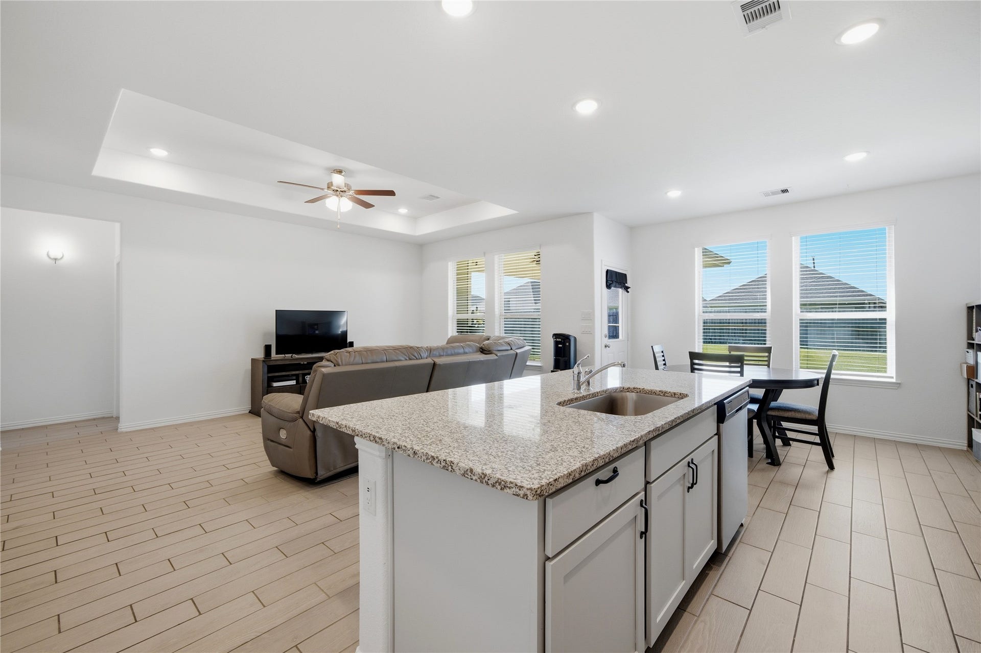 7910 Royal Palm Drive, Fulshear, TX 77441 7910 Royal Palm Drive, Fulshear, TX 77441