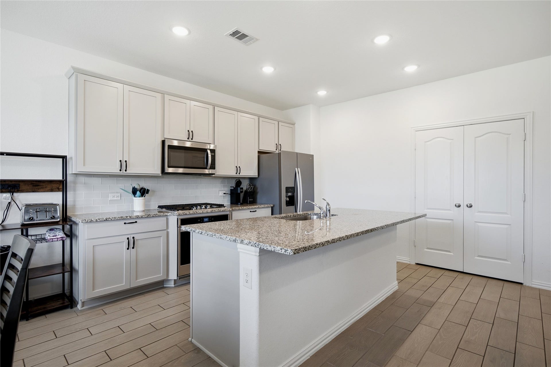 7910 Royal Palm Drive, Fulshear, TX 77441 7910 Royal Palm Drive, Fulshear, TX 77441