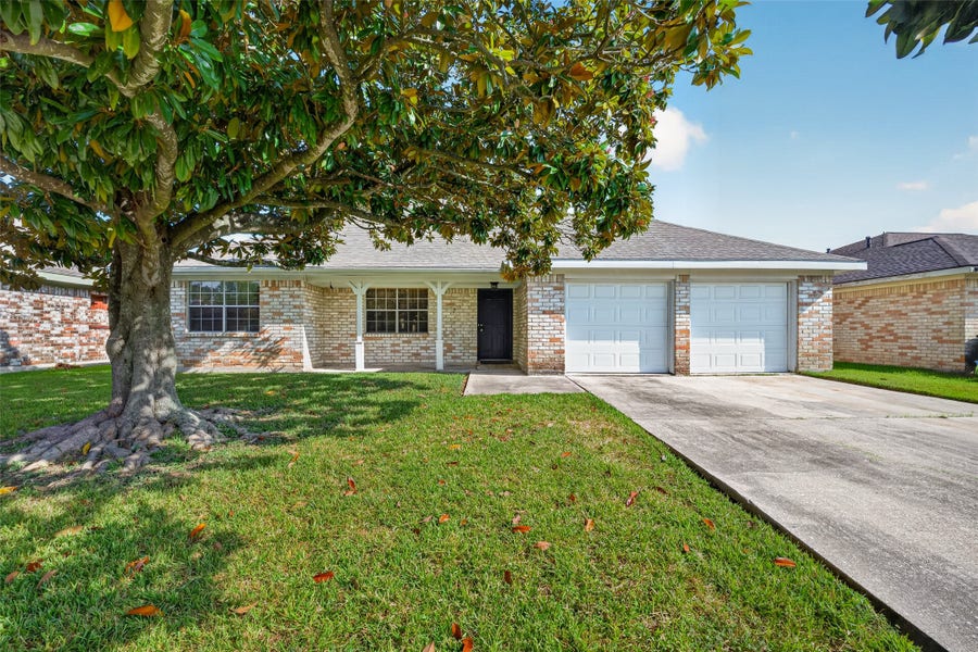 Property photo for 5222 Creekview Drive, La Porte, TX