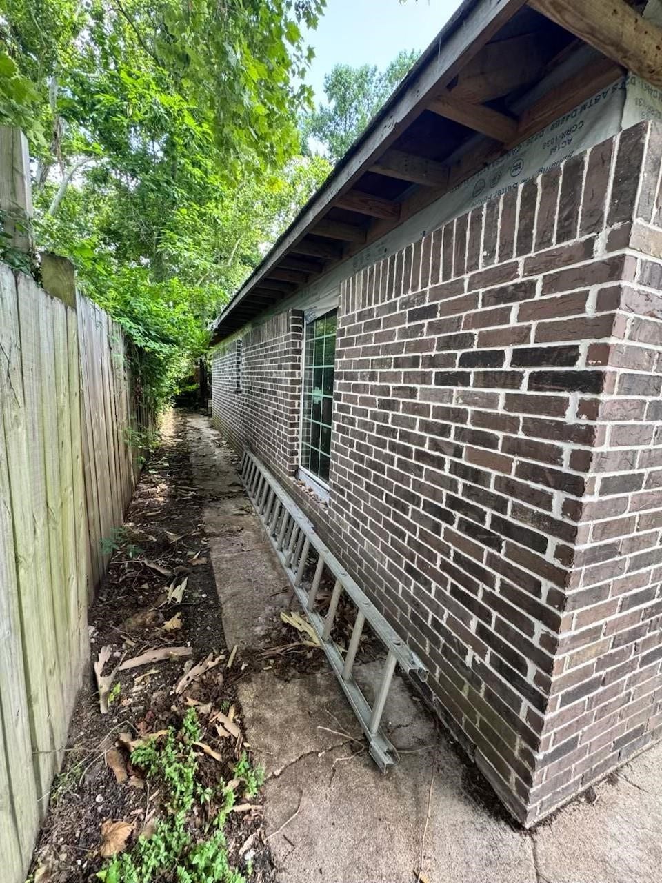 9318 Sherbourne Street, Houston, TX 77016 9318 Sherbourne Street, Houston, TX 77016