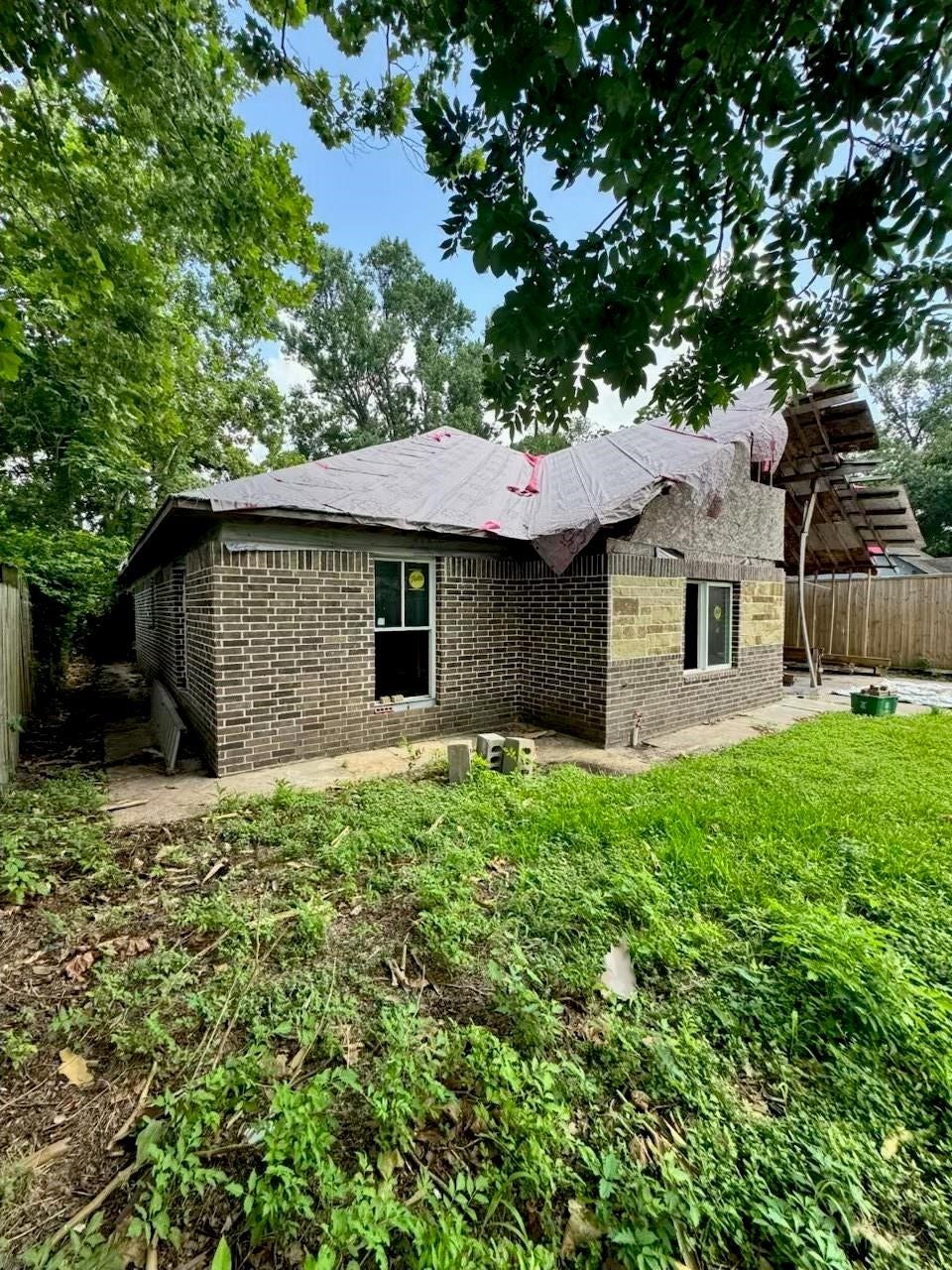 9318 Sherbourne Street, Houston, TX 77016 9318 Sherbourne Street, Houston, TX 77016