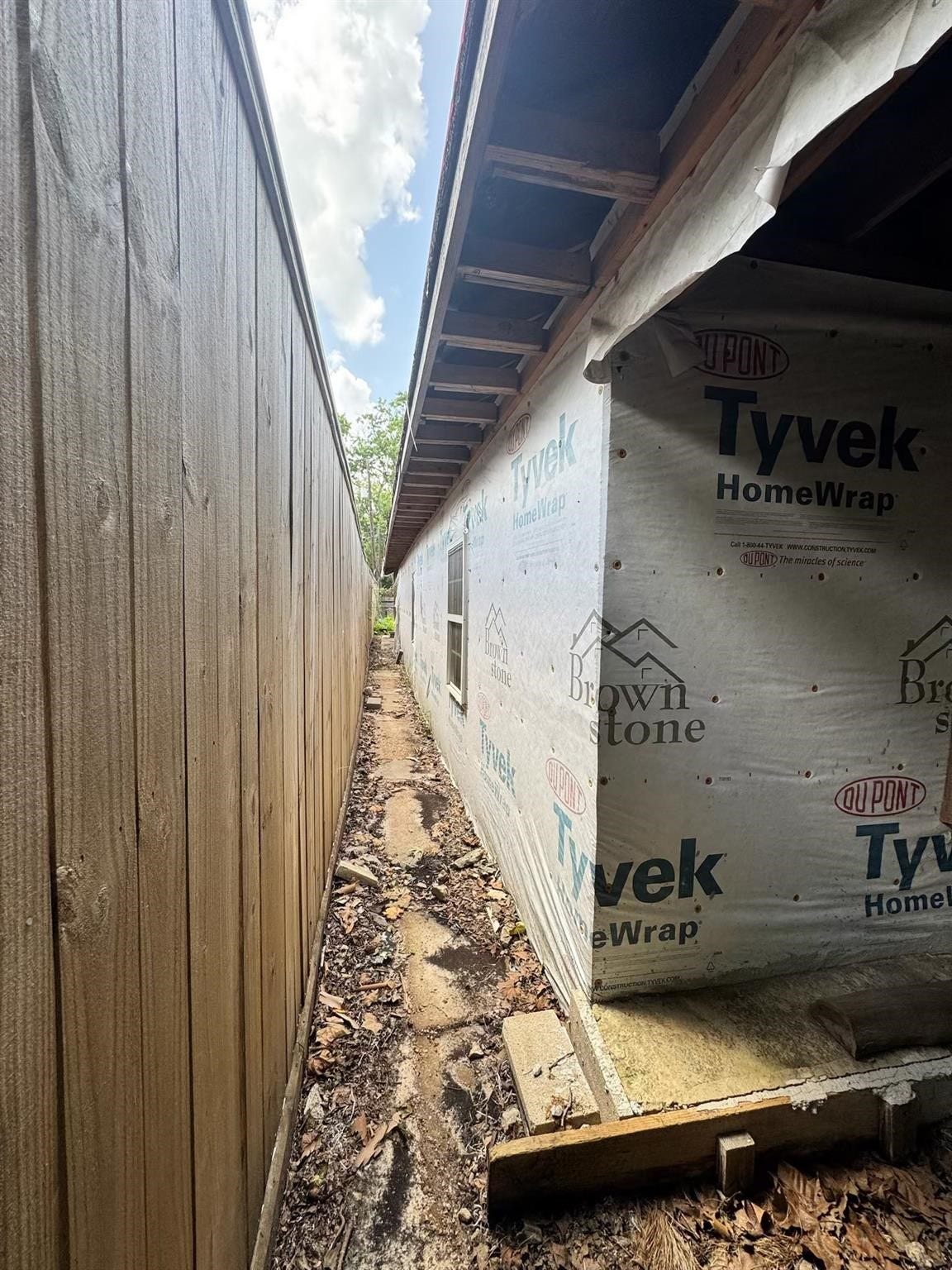 9318 Sherbourne Street, Houston, TX 77016 9318 Sherbourne Street, Houston, TX 77016