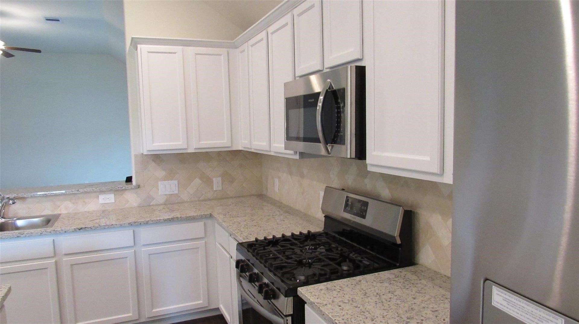 9007 Beacon Mill Drive, Cypress, TX 77433 9007 Beacon Mill Drive, Cypress, TX 77433