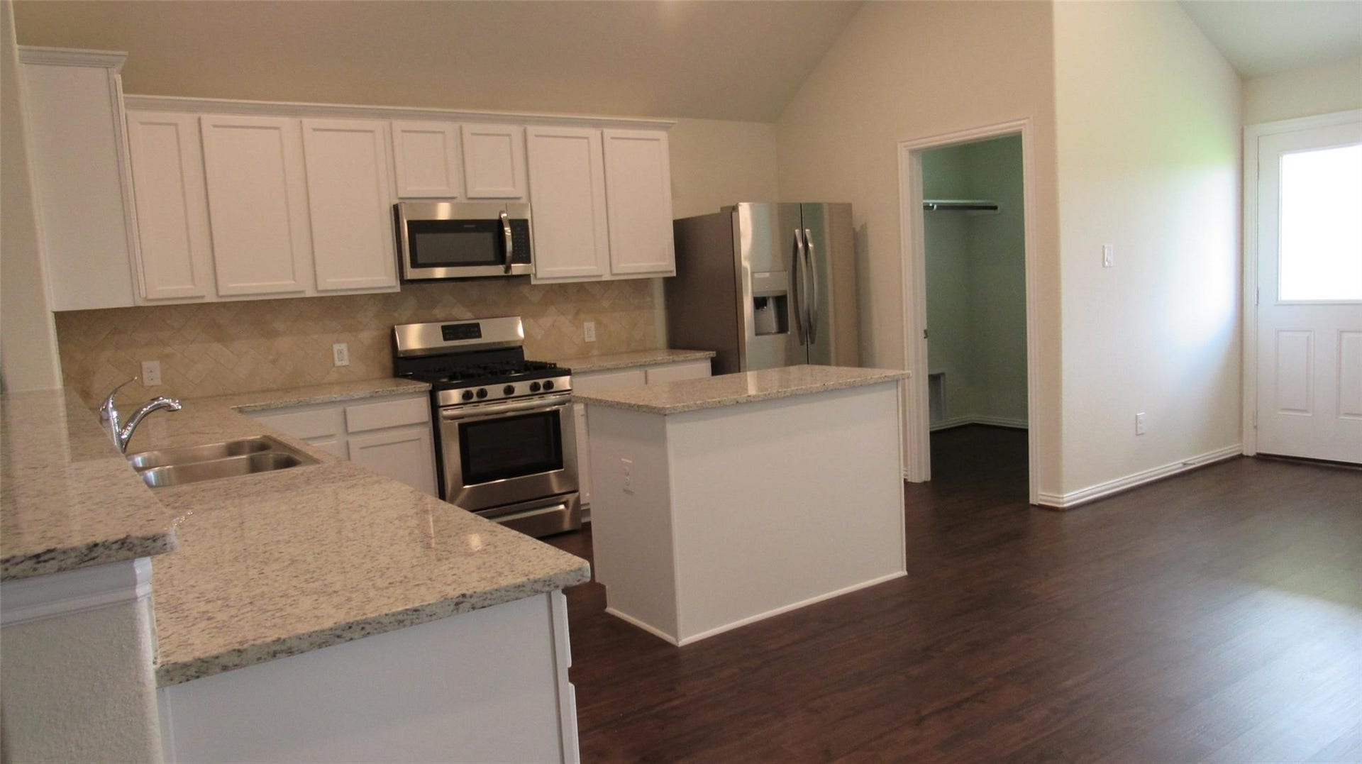 9007 Beacon Mill Drive, Cypress, TX 77433 9007 Beacon Mill Drive, Cypress, TX 77433